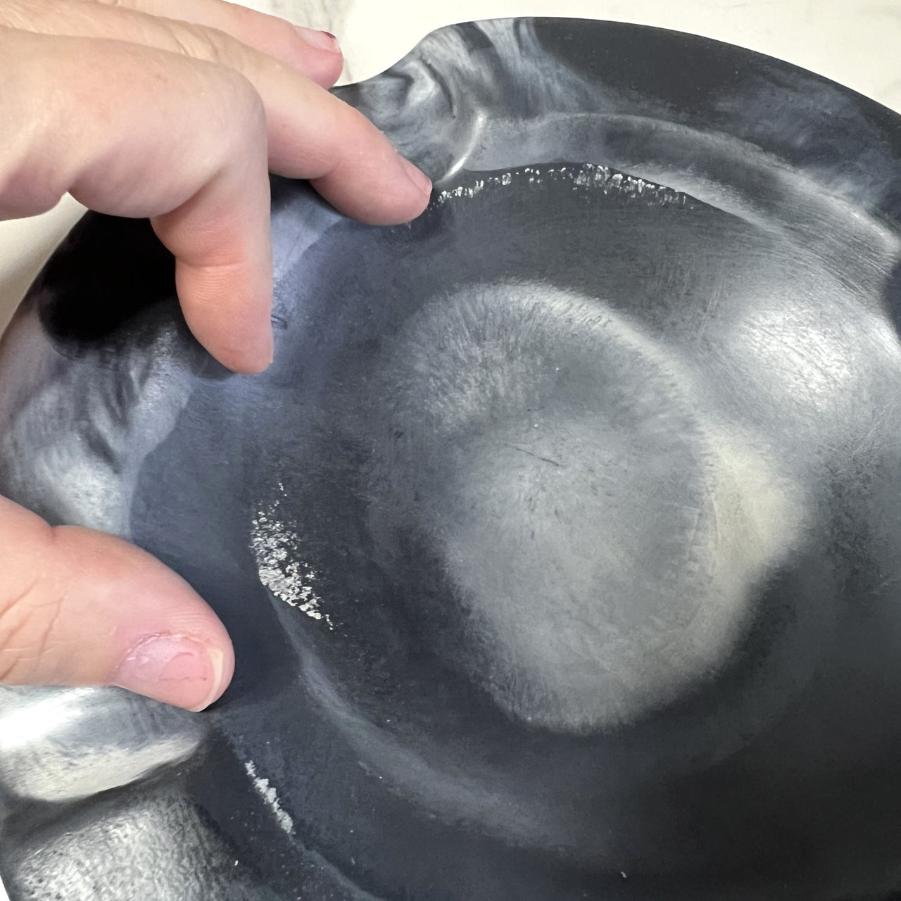 large round cuban cigar ashtray - black and white