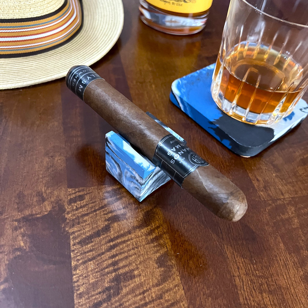 Concrete Portable Travel Cigar Rest in Blue Marbled