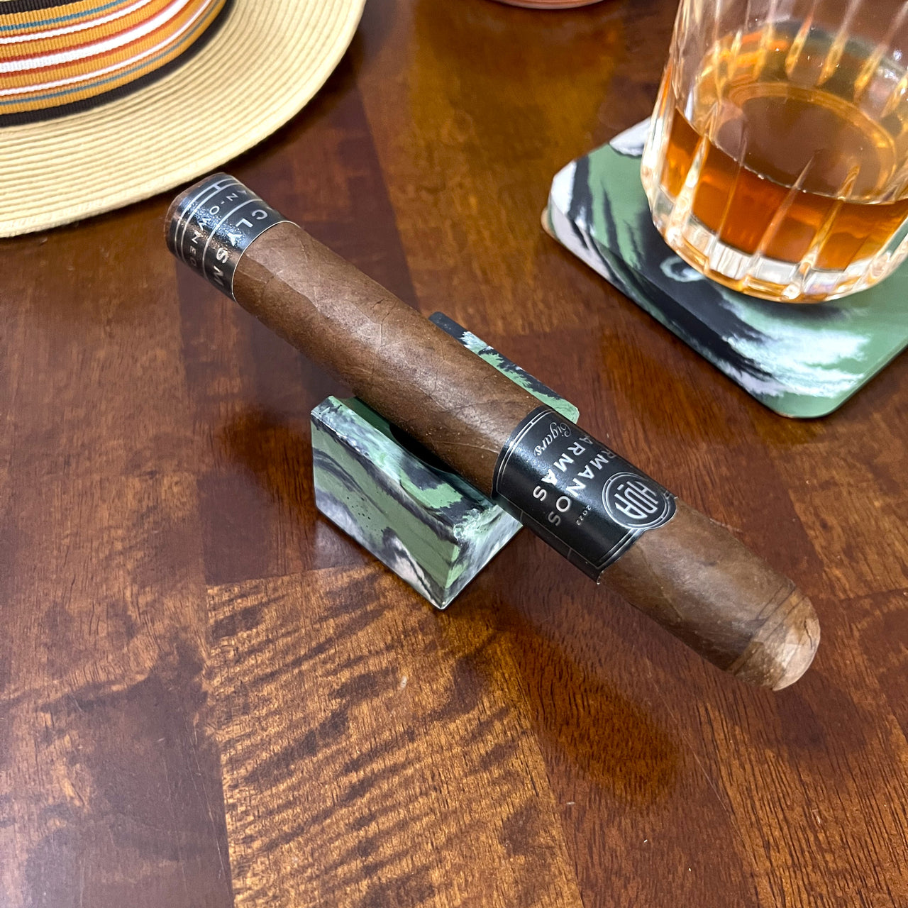 Concrete Portable Travel Cigar Rest in Green Marbled