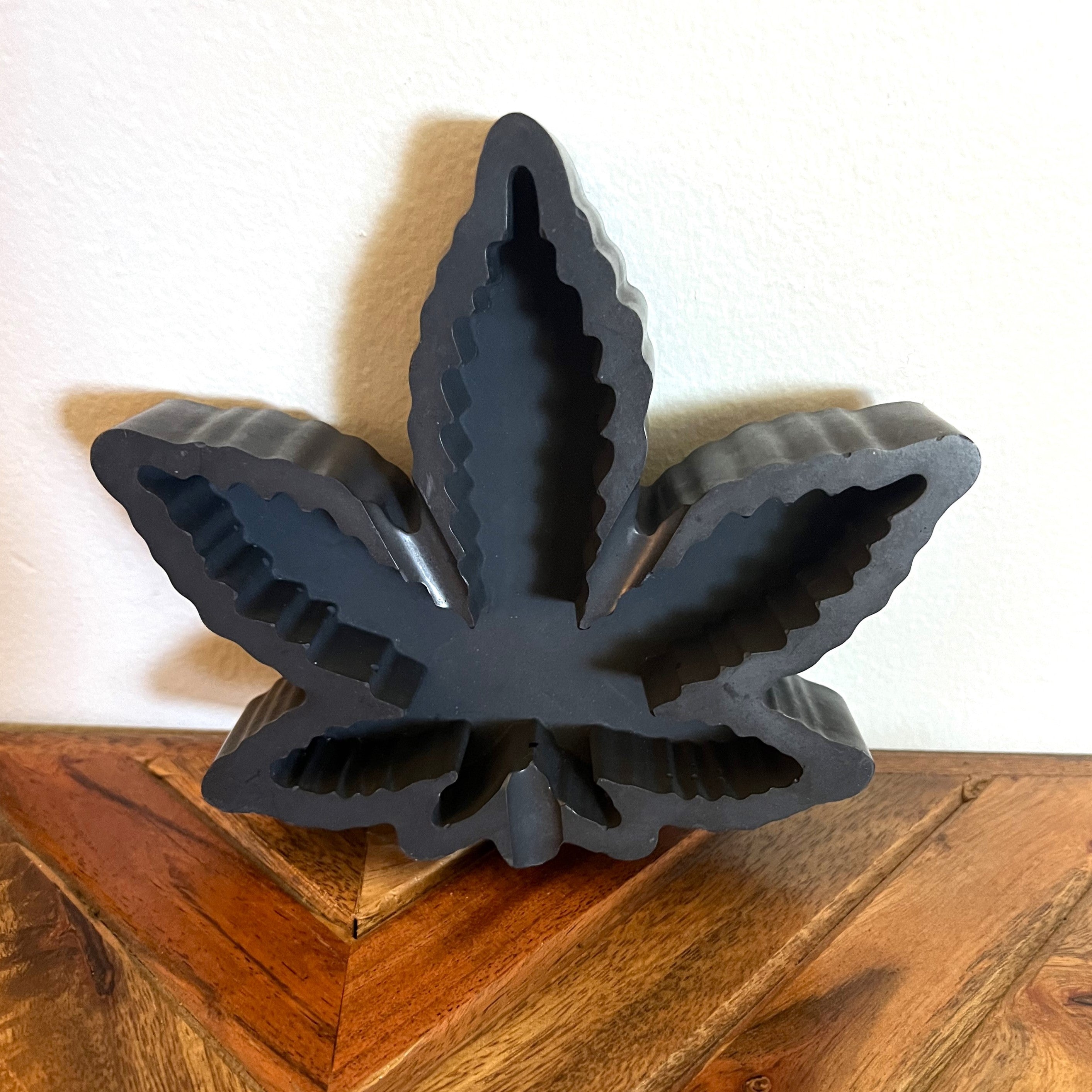 Leaf Concrete Ashtray - Decor