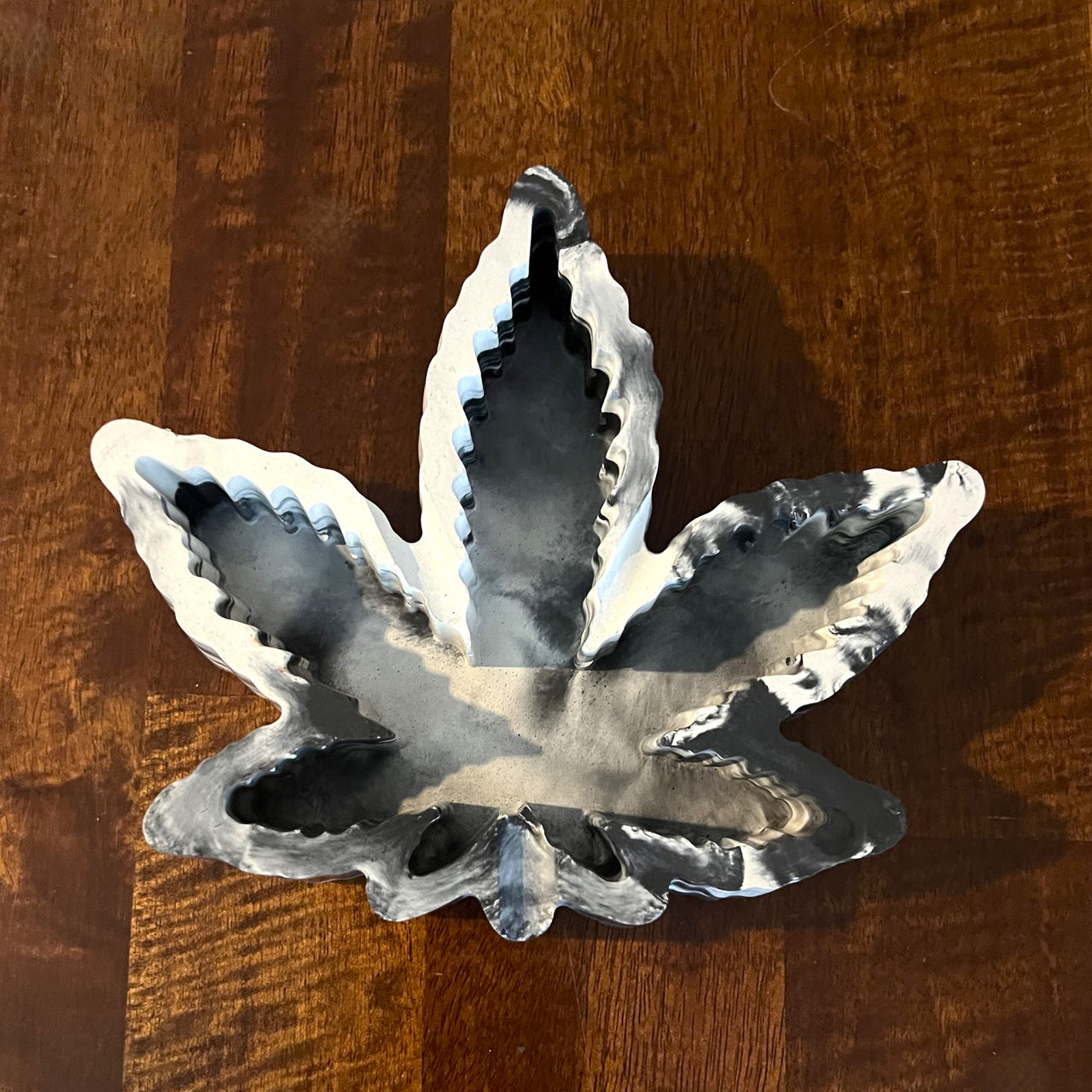 Leaf Ashtray - Decor