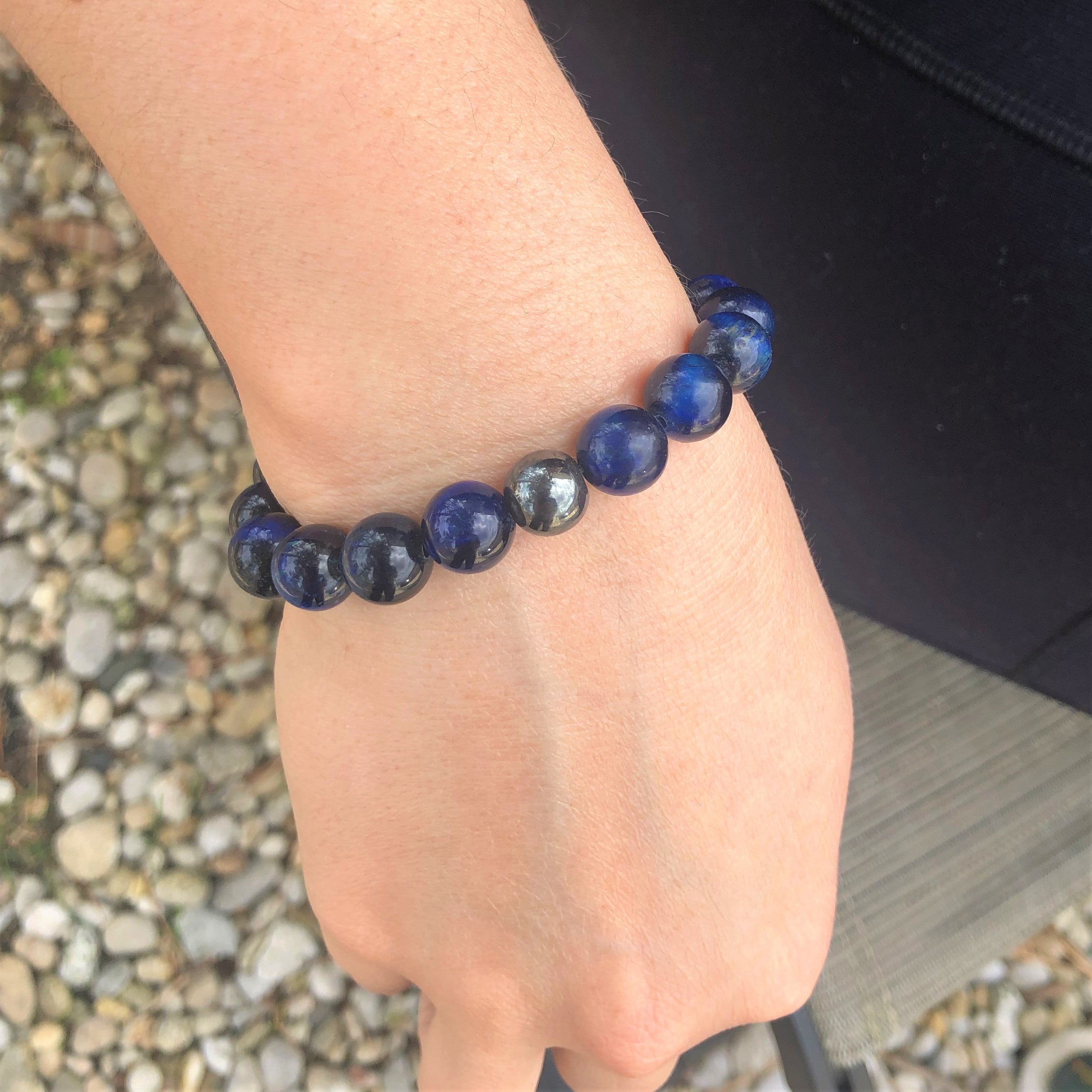 10mm Blue Tiger's Eye Beaded Bracelet with Hematite Accent Bead
